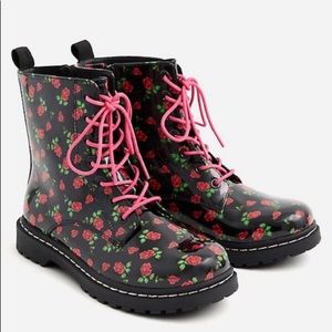 Betsy Johnson 8 wide Pleather Rose Combat Boot